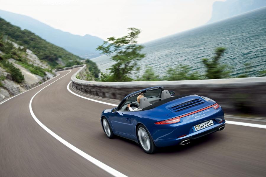  Porsche 911 Carrera 4 Cabriolet 2012 года  (фото 9 из 16)